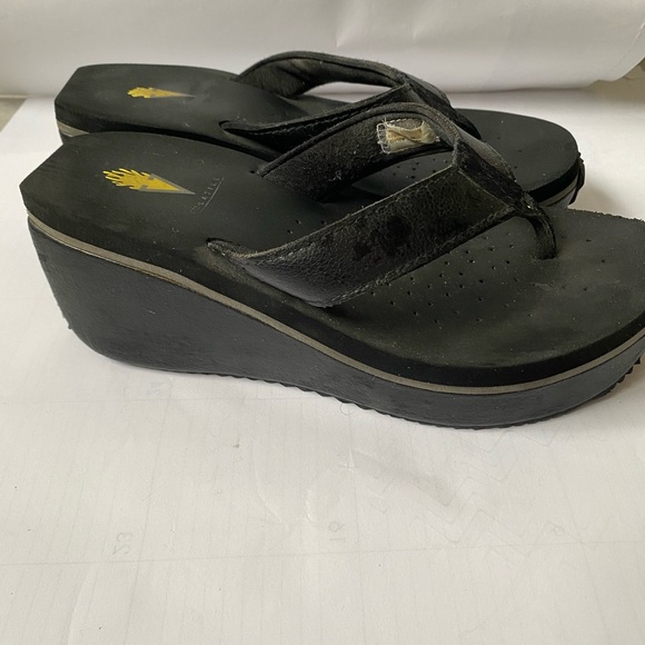 Volatile Platform Wedge Thong Sandals, size 7 - Picture 3 of 10